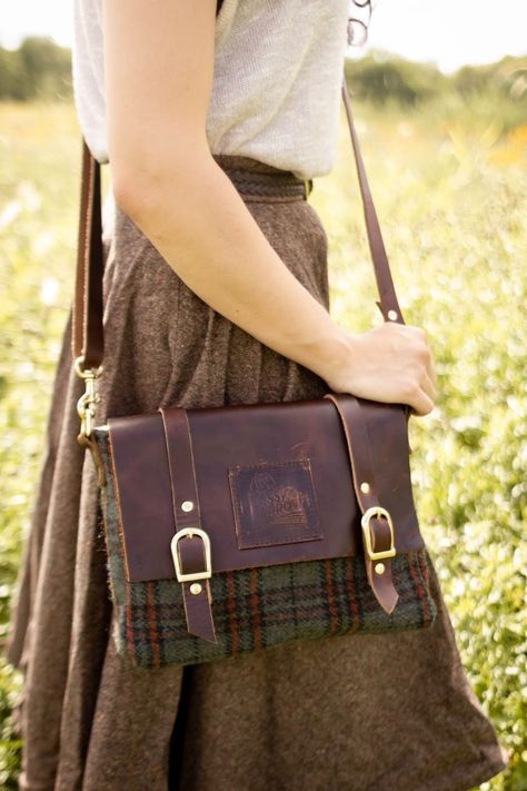 Leather Messenger Bag For Women, Messenger Bag Women, Small Messenger Bag, Canvas Messenger Bag, Burberry Handbags, Leather Messenger Bag, Waxed Canvas, Leather Messenger, Cute Bags