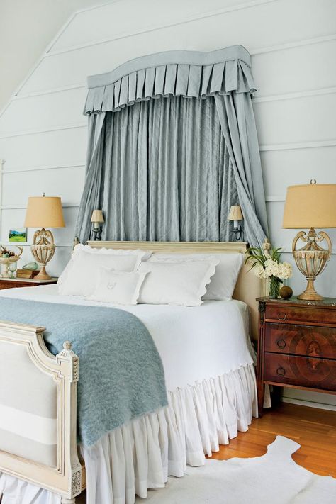 Simple Elegance Bed Cornice, Ivory Bathroom, Farmhouse Bedroom Ideas, Farmhouse Paint Colors, Usa Florida, Farmhouse Interior Design, Bedroom Images, Farmhouse Bedding, Farmhouse Bedroom Decor