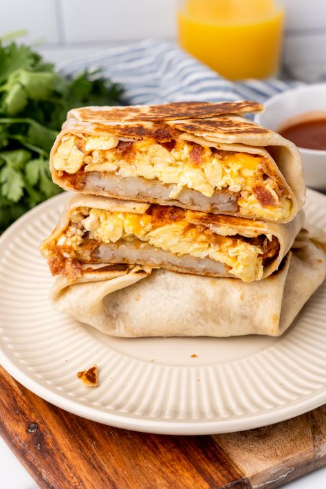 Taco Bell Breakfast, Breakfast Crunchwrap, Crunchwrap Recipe, Fluffy Scrambled Eggs, Crunch Wrap, Fried Tortillas, Traditional Breakfast, Breakfast Wraps, Church Camp