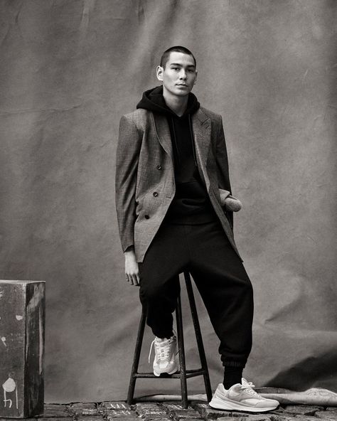 Zara Man (@zaraman) posted on Instagram • Oct 5, 2020 at 8:51am UTC Bougie Men Fashion, Big Blazer Outfit, Sophisticated Streetwear, Oversized Coats, Blazer Outfit, Men Wear, Honky Tonk, Grey Coat, Zara Man