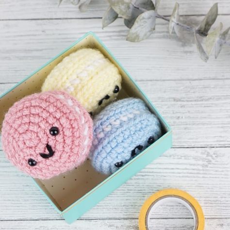 Amigurumi Macaron, Crochet Macaron, Books A Million, Crochet Food, French Macarons, Crochet Stuff, Amigurumi Doll, Cute Crochet, Sewing Ideas