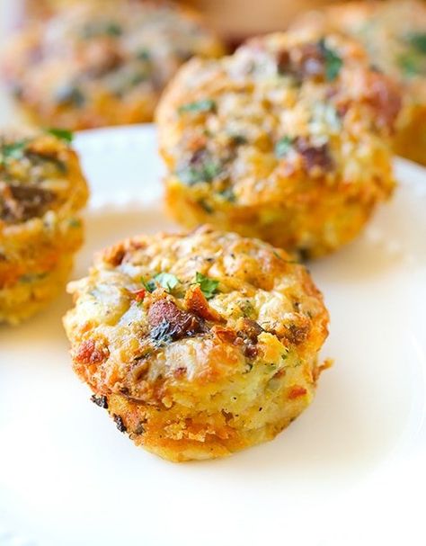 Egg Breakfast Muffins, Salmon Meal Prep, Healthy High Protein Breakfast, Morning Recipes Breakfast, Cookies Stuffed, Bacon Eggs Breakfast, High Protein Breakfast Recipes, Cheesy Hashbrowns, Egg Muffins Breakfast