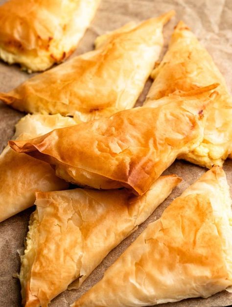 Tiropita Recipe, Greek Cheese Pie, Greek Appetizers, Feta Cheese Recipes, Greek Cheese, Homemade Appetizer, Pasta Fillo, Cheese Pastry, Cheese Pie