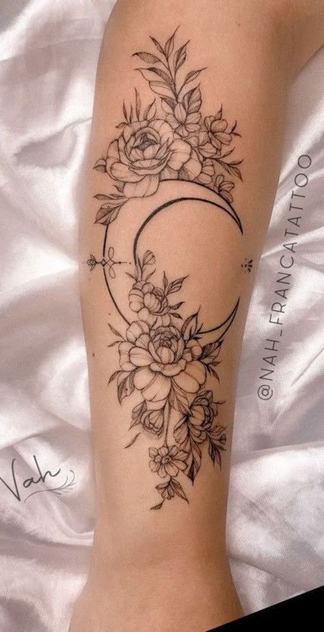 Tattoo With Friends, Moon And Flowers Tattoo, Moon Tattoo Sleeve, Chest Tattoo Flowers, Simple Neck Tattoos, Flower Hip Tattoos, Floral Tattoo Shoulder, Flower Thigh Tattoos, Hip Thigh Tattoos