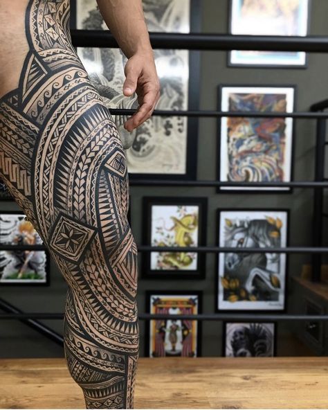 Hip Tattoo Men, Mountain Sleeve Tattoo, Arte Trash Polka, Geometric Tattoo Leg, Polynesian Leg Tattoo, Polynesian Tattoo Sleeve, Rip Tattoos For Mom, Full Leg Tattoos, Polynesian Tattoo Designs