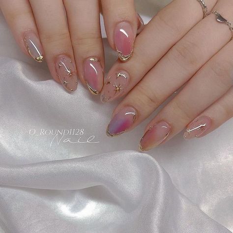 [PaidAd] Amazing Nail Art Designs Ideas Tips And Inspiration | Nail Art Summer | Spring Nails 2023 #simplenailartdesigns Almond Nail Glitter Ombre, Minimalist Elegant Nails, Elegant Pink And Gold Nails, Korean Iridescent Nails, Korean Nail Art Almond Shape, Wedding Nail Trends 2024, Japanese Pink Nails, Fun Gold Nails, Estetik Nails