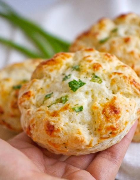 Cheddar Biscuits Recipe, Cheese Biscuit, Strawberry Bread, Flaky Biscuits, Cheddar Biscuits, Cheese Biscuits, Biscuits Easy, Biscuits Recipe, Types Of Bread