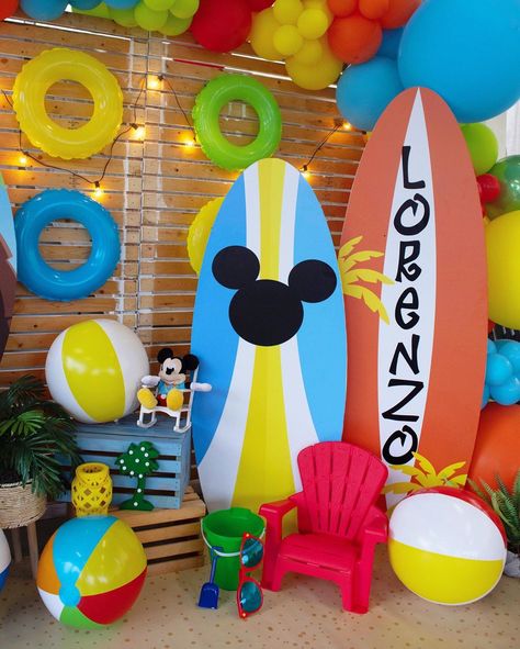 Woo'em on Instagram: “🌊Catch this wave! The beach is calling my name but I won’t answer until it’s safe 😏  Anyway, love this setup 📸: @wowmyparty   Inquiries:…” Mickey Mouse Pool Party Ideas, Minnie Mouse Luau, 1st Birthday Boy Themes, Surf Birthday, Cars Birthday Party Decorations, Baby Birthday Party Theme, Minnie Mouse Birthday Party Decorations, Mickey Mouse Themed Birthday Party, Pool Party Themes