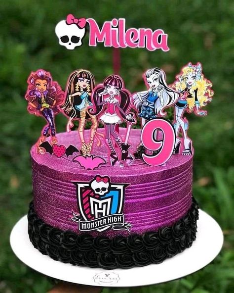 Birthday Cake Monster High, Monster High Birthday Cake Ideas, Draculaura Birthday Party, Monster High Birthday Party Decorations, Monster High Cake Birthdays, Monster High Cake Topper, Monster High Decorations, Monster High Cupcakes, 19th Birthday Cakes