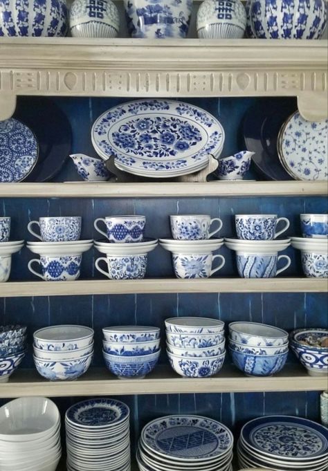 Blueberry Girl, Grandma Aesthetic, Coastal Granddaughter, Keramik Design, Coastal Life, Have Inspiration, Blue And White China, White China, Coastal Chic