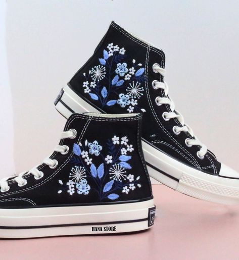 Converse Sunflower, Sunflower Converse, Converse Bleu, Flower Converse, Converse Haute, Low Converse, Converse Embroidery, Cute Converse Shoes, Custom Flowers