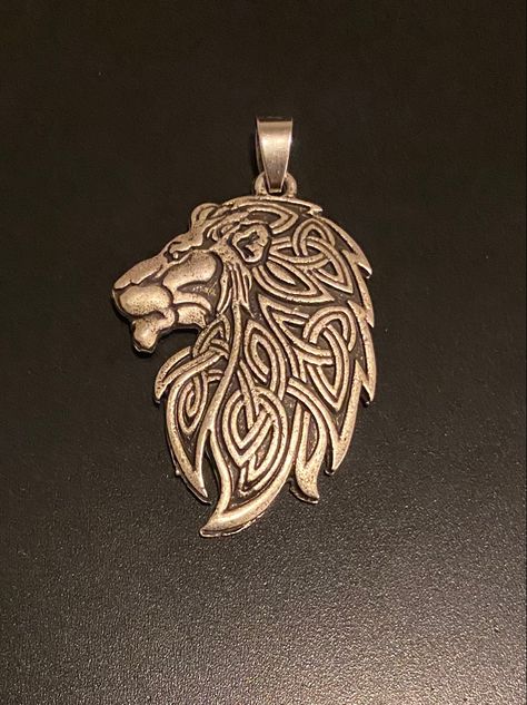 Lion with Irish/Gaelic lines for mane. Good idea for a tattoo Celtic Lion Tattoo For Men, Celtic Lion Tattoo, Celtic Lion, Gaelic Tattoo, Irish Tattoo, Shamrock Tattoos, Mens Lion Tattoo, Peacock Tattoo, Irish Tattoos