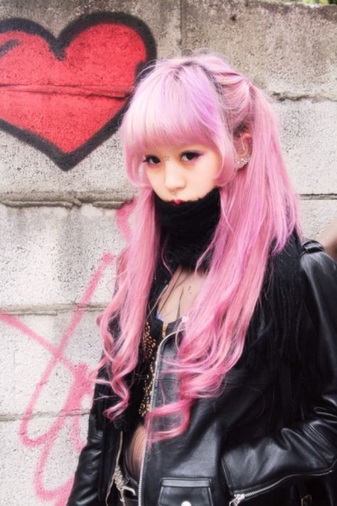 Harajuku fashion love her hair ❤️ Cotton Candy Hair, Hairstyle Long, Scene Girl, Candy Hair, Kawaii Hairstyles, Hair Color Pastel, Yami Kawaii, Pretty Hair Color, Pastel Hair