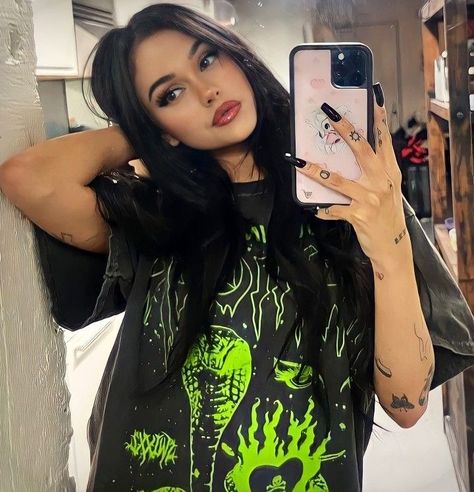 Maggie Lindemann Selfies, Rockstar Aesthetic, Maggie Lindemann, Taylor Momsen, July 3, Feminine Aesthetic, Reading Lists, Gotham, Aesthetic Girl