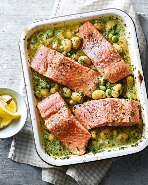 Salmon with gnocchi, peas and broad beans - delicious. magazine Gnocchi Peas, Salmon Gnocchi, Gnocchi With Peas, Salmon Fillet Recipes, Gnocchi Recipes Homemade, Gnocchi Dishes, Broad Beans, Homemade Gnocchi, Tray Bake Recipes