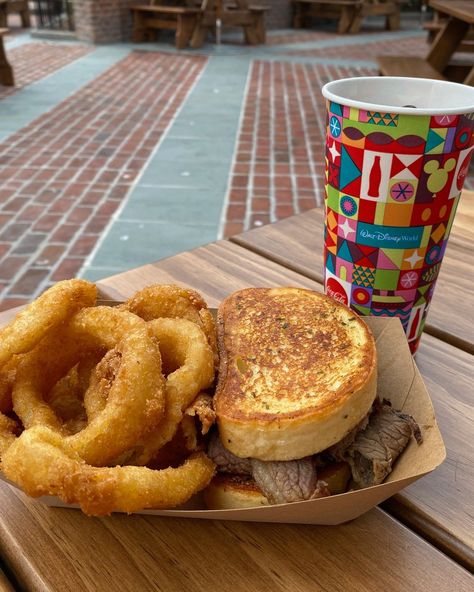 🍗🤠🍴😋 Bring out the bibs, tear open the wet wipes, and pick your favorite sauce, because it’s time to talk about the best BBQ at Walt Disney World. With goodies like ribs, pulled pork, chicken, sausage, and sides like mac and cheese, beans, and cornbread, there is no shortage of BBQ around “the World”! Here’s where you can get those fingers saucy: Table-Service Locations Hoop-Dee-Doo Musical Revue at Fort Wilderness Resort Roundup Rodeo BBQ at Hollywood Studios Whispering Canyon Cafe at Wi... Cheese Beans, Whispering Canyon Cafe, Beans And Cornbread, Wilderness Resort, Fort Wilderness, Pork Chicken, Table Service, Chicken Fingers, Best Bbq