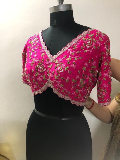 Blouse Designs Pink Color, Back Side Blouse Design, Trending Blouse Design, Trending Blouse, Pink Blouse Designs, Magam Work, Blouse Designs High Neck, Blouse Designs Catalogue, New Saree Blouse Designs