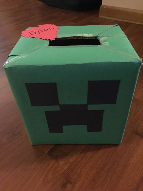 Minecraft creeper Valentine's box! Creeper Valentines Boxes, Creeper Valentine Box Diy, Easy Valentines Boxes For Kids School, Minecraft Valentine Box Ideas, Minecraft Valentines, Diy Valentines Box, Valentine Boxes For School, Diy Card Box, Kids Valentine Boxes