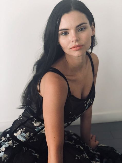 Eline Powell Eline Powell, Daughter Of Poseidon, Disney Characters Videos, Nikki Reed, Woman Crush, Celebrity Photos, Woman Face, Beautiful People, Comic Books