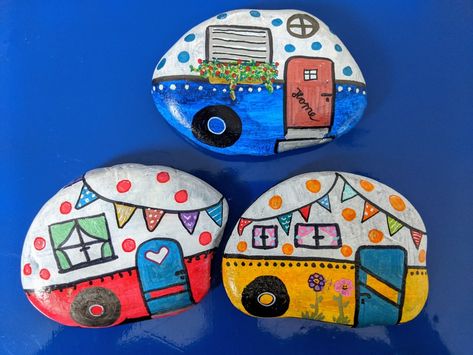 Happy Camper Painted Rocks, Camper Rock Painting, Camper Painted Rocks, Rock Crafts Diy, Camper Art, Stone Pictures Pebble Art, Painting The Roses Red, Vw Art, Diy Rock Art