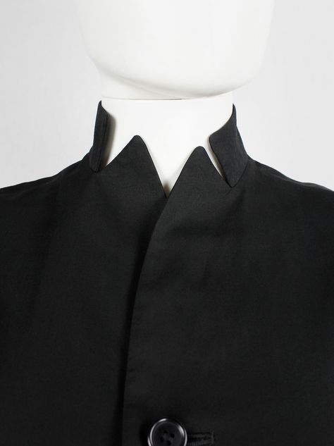 Yohji Yamamoto 80s, Collarless Shirt, Tailored Clothes, Innovative Fashion, Tailored Blazer, Collar Designs, Basic Outfits, Yohji Yamamoto, College Fashion