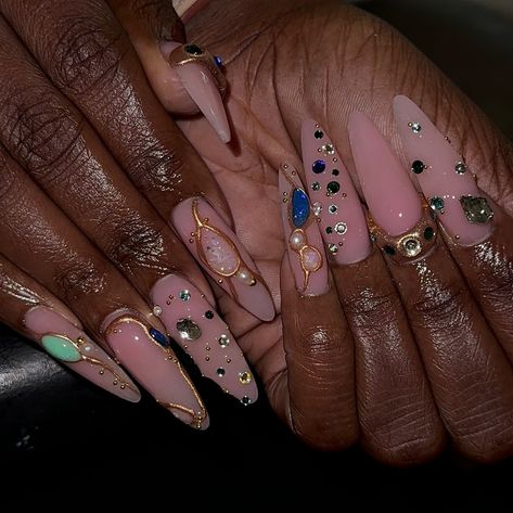 gave 𝑮𝒓𝒆𝒆𝒌 𝑮𝒐𝒅𝒅𝒆𝒔𝒔 ✨🤍 Inspo: @freakynails_ #longnails #nailtech #nailart #nailartist #trendingnails #explorenails #nailsnailsnails #goldnails #blingnails #bling #almondnails #charlotte #charlottenails #charlottenailtech #explorepage #goddessvibes #goddess #nailporn #nailjunkie #nailtrends Hispanic Nails, Aphrodite Nails, Goddess Nails, Bling Nails, Gold Nails, Greek Goddess, Nail Trends, Nail Artist, Nail Tech