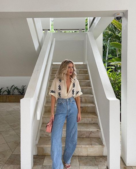 @ laurajadestone on instagram City Break Outfit, Europe Outfits, Italy Outfits, Spring Summer Outfits, Retro Design, European Fashion, Holiday Outfits, Spring Outfit, Outfit Inspirationen