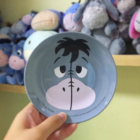 Hand Painted Plates Ideas, Ceramic Plates Designs, Disney Plates, My Birthday Gift, Disney Night, Ceramic Containers, Clay Things, Birthday Plate, Keramik Design