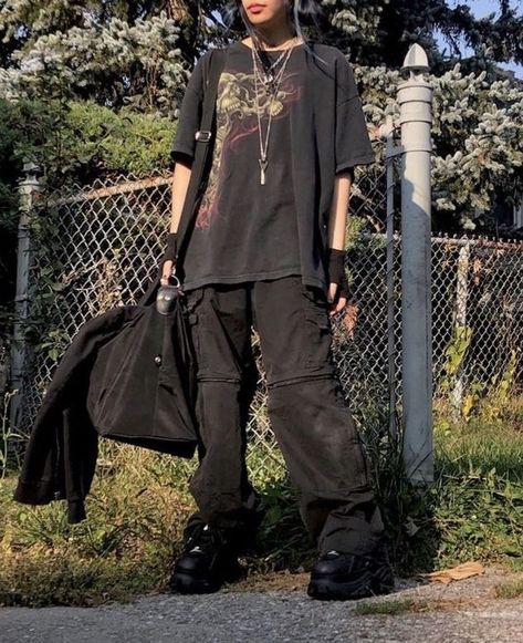 Grunge Fashion, Comfy Outfit Inspo, Fashion, Fall Fashion, Alt Fashion, Ripped Jeans, Band Tee Look Grunge, Mode Emo, Mode Kawaii, Mode Punk, Mode Grunge, Haine Diy, Alt Outfits, Baggy Clothes, Tomboy Style Outfits