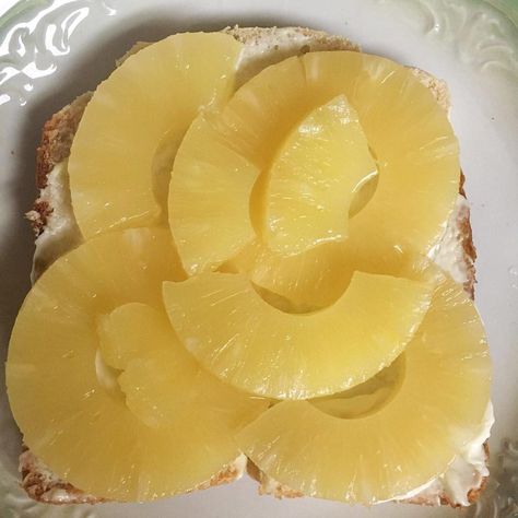 How to Make a Pineapple Sandwich Like You're from the South Pineapple Sandwiches, Sandwich Spread Recipes, Sandwich Fillers, Buttermilk Cornbread, Pineapple Rings, Pineapple Recipes, Homemade Buttermilk, Sandwich Fillings, Appetizers Easy Finger Food