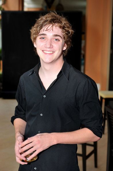 Kyle Gallner...geeky and sexy Caster Chronicles, Kyle Gallner, Why I Love Him, Jennifer's Body, Joe Keery, Nightmare On Elm Street, Tasty Treats, Caster