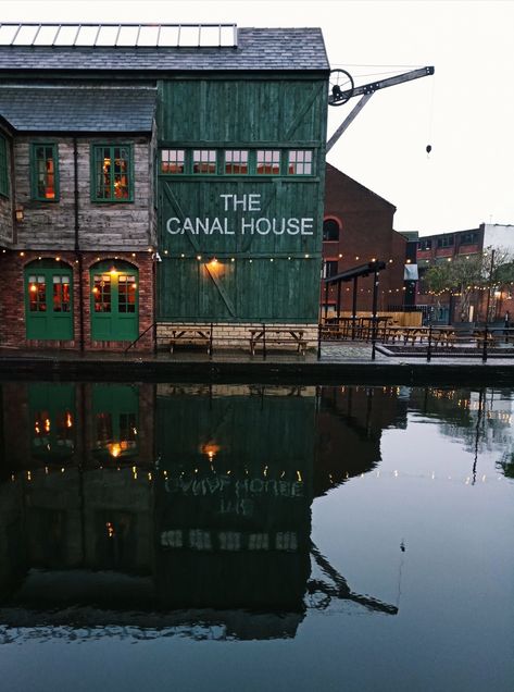 Birmingham Canal, Canal Barge, Birmingham England, Birmingham Uk, Life Photo, Peaky Blinders, Beautiful Buildings, Birmingham, Places To Go