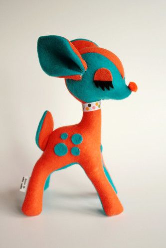 The Needle - Collaborative Plush Art Blog & Plush Artist Resources: New Deer Plush Deer Plush, Felt Pincushions, Felt Animal Patterns, Zipper Crafts, The Americans, Animal Sewing Patterns, Vintage Deer, Have A Great Weekend, Vintage Kitsch