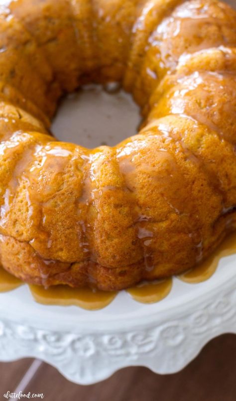 Sweet Potato Bundt Cake with a Brown Sugar Glaze Sweet Potato Bundt Cake, Bundt Cake Glaze, Thanksgiving Menus, Sweet Potato Cake Recipe, Bundt Pan Recipes, Sweet Potato Pound Cake, Easy Bundt Cake Recipes, Easy Bundt Cake, Apple Bundt Cake