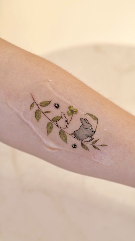 Keroppi Tattoo, Tatuaje Studio Ghibli, Ghibli Tattoos, Cat Tattoo Design, Ghibli Tattoo, Special Tattoos, Muster Tattoos, Kawaii Tattoo, Cat Tattoo Designs