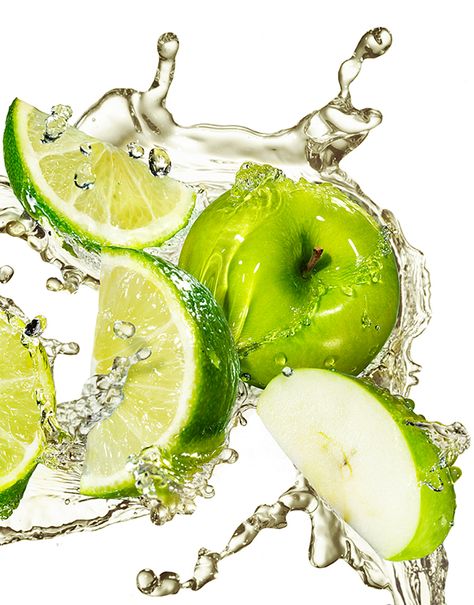 Fruit Splash, Water Splashing, Splash Photography, Green Apples, Fruit Wallpaper, Fruit Photography, Fruit Water, Fruit Painting, Water Photography