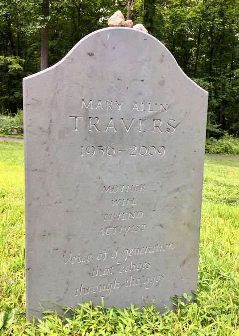 Mary Travers Mary Travers, Celebrity Graves, Peter Paul And Mary, Blowin In The Wind, Famous Tombstones, Puff The Magic Dragon, Rock And Roll Music, Folk Musician, Magic Dragon