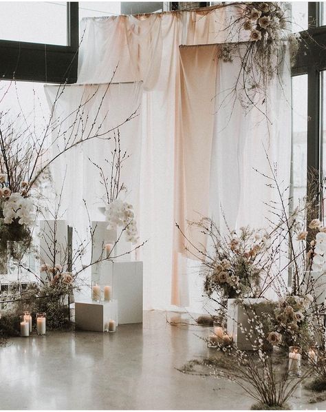 Industrial Wedding Venues, Minimalist Wedding Decor, Wedding Backdrop Design, Wedding Backdrop Decorations, Decor Studio, Dry Flowers, The Modern Bride, Backdrop Design, Just Style