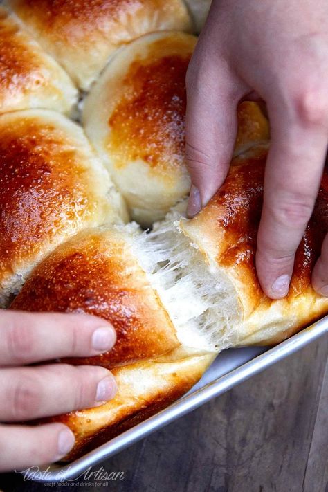 Oat Rolls, Hot Rolls, Easy Yeast Rolls, Crusty Bread Recipe, Homemade Yeast Rolls, Yeast Rolls Recipe, Rustic Dinner, Easy Cinnamon Rolls Recipe, Pinterest Food