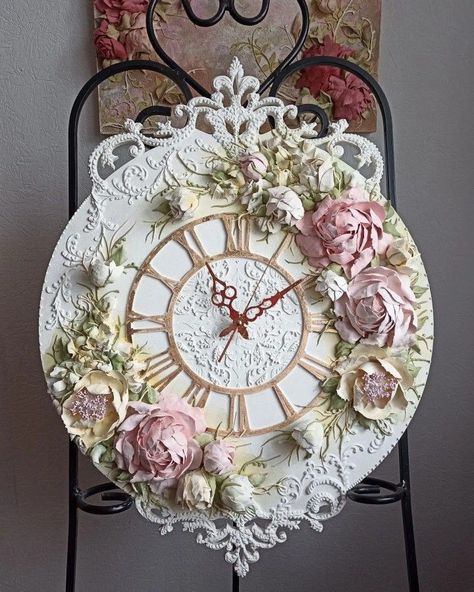 Sculpture Art Projects, Handmade Wall Clocks, Handmade Clocks, Plaster Crafts, Plaster Sculpture, Diy Clock Wall, Soyut Sanat Tabloları, Flower Sculptures, Acrylic Painting For Beginners