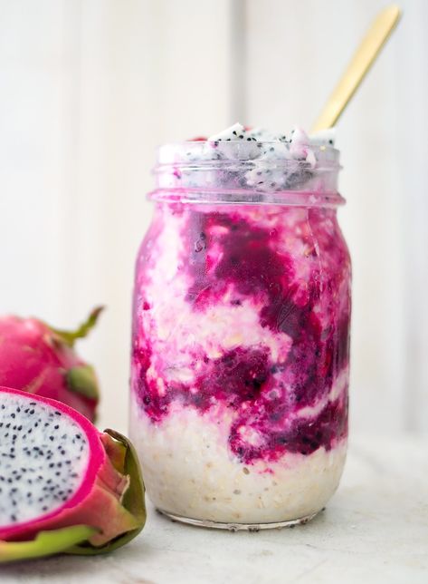 Dragon Fruit Overnight Oats with Chia Seeds - Gina Michele Dragon Fruit Breakfast, Dragon Fruit Overnight Oats, Pitaya Chia Pudding, Fruit Overnight Oats, Dragon Fruit Recipe, Dragon Fruit Recipes, Smoothie Bowl Dragon Fruit, Frozen Fruit Overnight Oats Chia Seeds, Dragon Fruit Acai Bowl