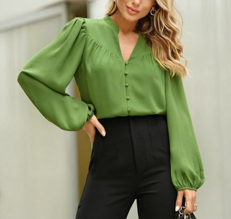 Simple Office Wear Blouse Designs, Office Blouses For Women Work Outfits, Smart Casual Work Attire, Simple Dress Casual, Blouse Casual Fashion, Iranian Women Fashion, Office Wear Women, Blouse Designs Indian, Fashion Design Collection