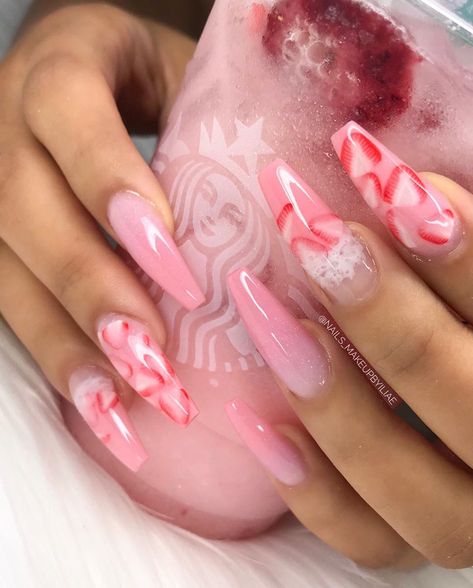 🅘🅛🅘🅐  🅔🅝🅘🅓 on Instagram: “🍓 P I N K • D R I N K 🍓 Swipe to see the before (Not my work) and after of our @starbucks favorite drink on the gorgeous @dayaaa_xo 🍓 . . .…” Pink Drink Nails, Acrylic Nails At Home, Kkw Beauty, Pink Drink, Pink Drinks, Nails At Home, Fire Nails, Nail Pro, Pretty Colours