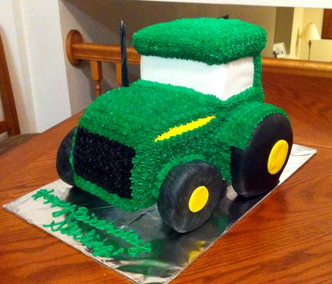 John Deer Tractor cake Tractor Shaped Cake, Tractor Cake For Men, Boys Bday Cakes, Tractor Birthday Cakes, John Deere Cake, Xmas Party Games, 1st Bday Cake, Tractor Cake, Construction Cake