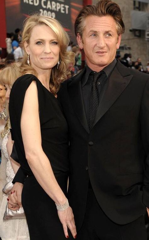 Billionaire Couple, Robin Wright Hair, Robin Wright Penn, Bill And Melinda Gates, Melinda Gates, Divorce Court, Heather Thomas, Khloé Kardashian, Robin Wright