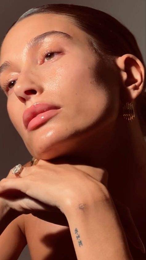 Hailey Bieber Rhode Photoshoot, Hailey Bieber Rhode Skincare, Hailey Bieber Skin, Skincare Shoot, Rhode Skincare, Bieber Aesthetic, Hailey Style, Hayley Bieber, Hailey Rhode