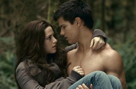 Bella and Jacob Stephenie Meyer Books, Jacob Black Twilight, Jacob And Bella, Twilight Jacob, Twilight Saga Series, Team Jacob, Twilight Edward, Twilight New Moon, Twilight Film