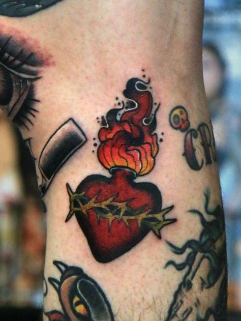 Sacred Heart filler 💕💕💕💕 #heart #hearts #flames #oldschooltattoo #oldschooltattoos #newschooltattoo #newschooltattoo #sacredheart #oldschool Traditional Tattoo Filler, Old School Traditional, Barber Tattoo, Sacred Heart Tattoos, Japanese Watercolor, Jesus Tattoo, Tattoo Now, Traditional Tattoo Art, Tattoo Portfolio