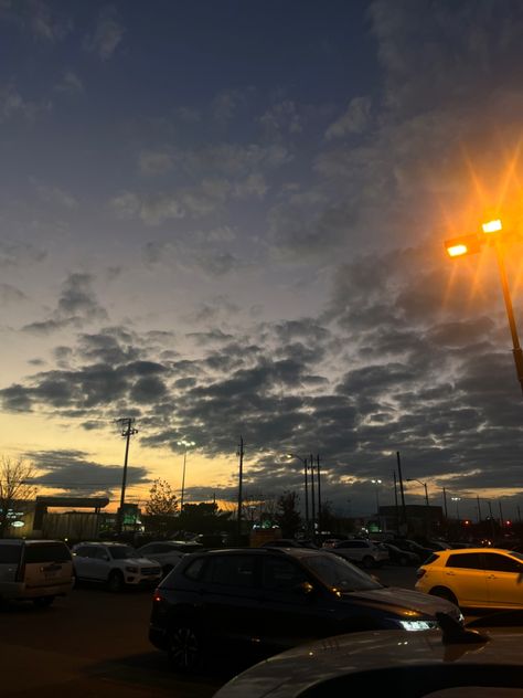 #sunset #clouds #parkinglot #aesthetic #sky Best Sky Pictures, Parkinglot Aesthetic, Aesthetic Pictures Sky, Cute Aesthetic Photos, Nature Pfp, Asethic Pictures, Aesthetic Sky Pictures, Tiktok Pfps, Asthetic Pics