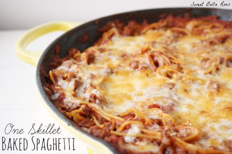 One Skillet Baked Spaghetti on MyRecipeMagic.com Cast Iron Skillet Pasta, Skillet Spaghetti, Spaghetti Meat Sauce, Skillet Pasta, Iron Skillet Recipes, Cast Iron Skillet Recipes, One Skillet, Cast Iron Recipes, Baked Spaghetti